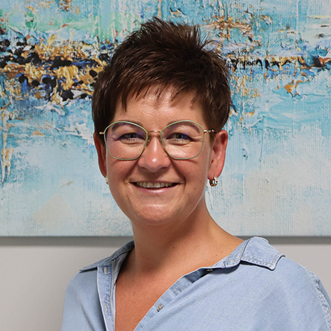 Annika Weber, Bilanzbuchhalterin